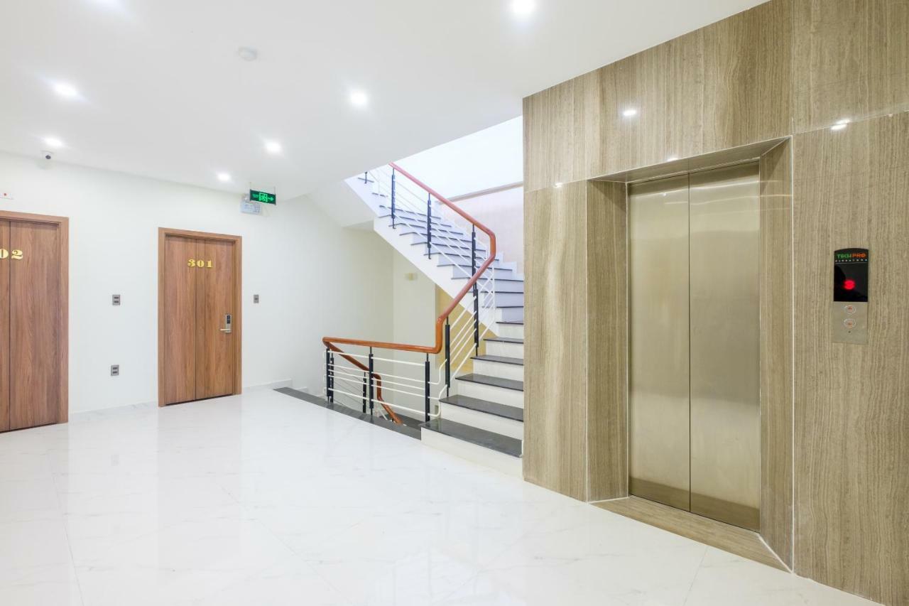 Oyo 212 Luxury Hotel Дананг Экстерьер фото